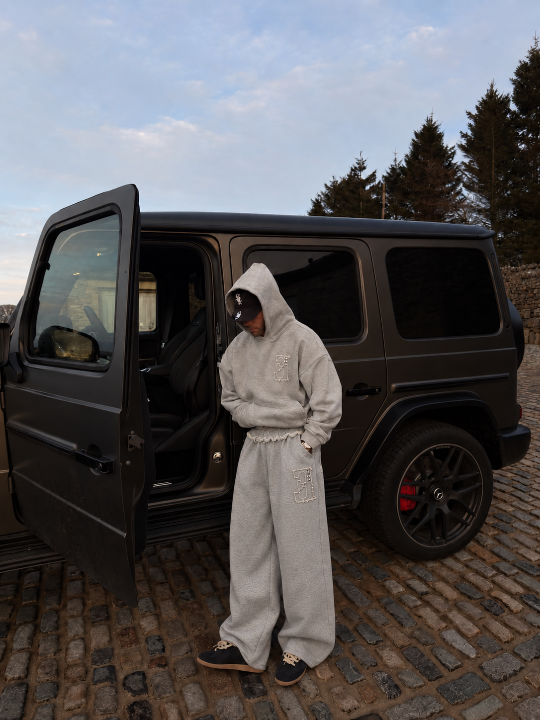 PATCH LOGO BOXY DARK GREY HOODIE