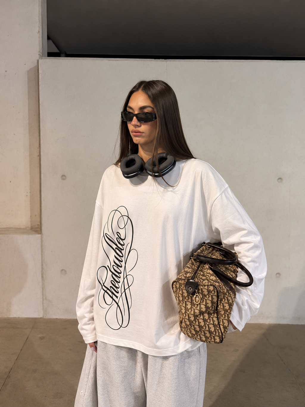 CHICANO LOGO BOXY WHITE LONGSLEEVE