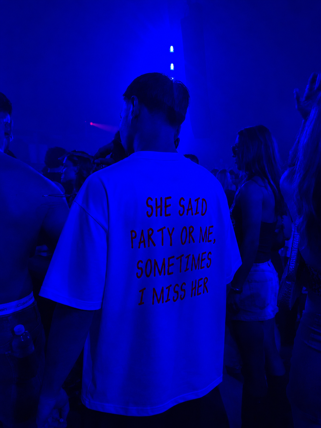 PARTY OR ME BOXY WHITE TEE