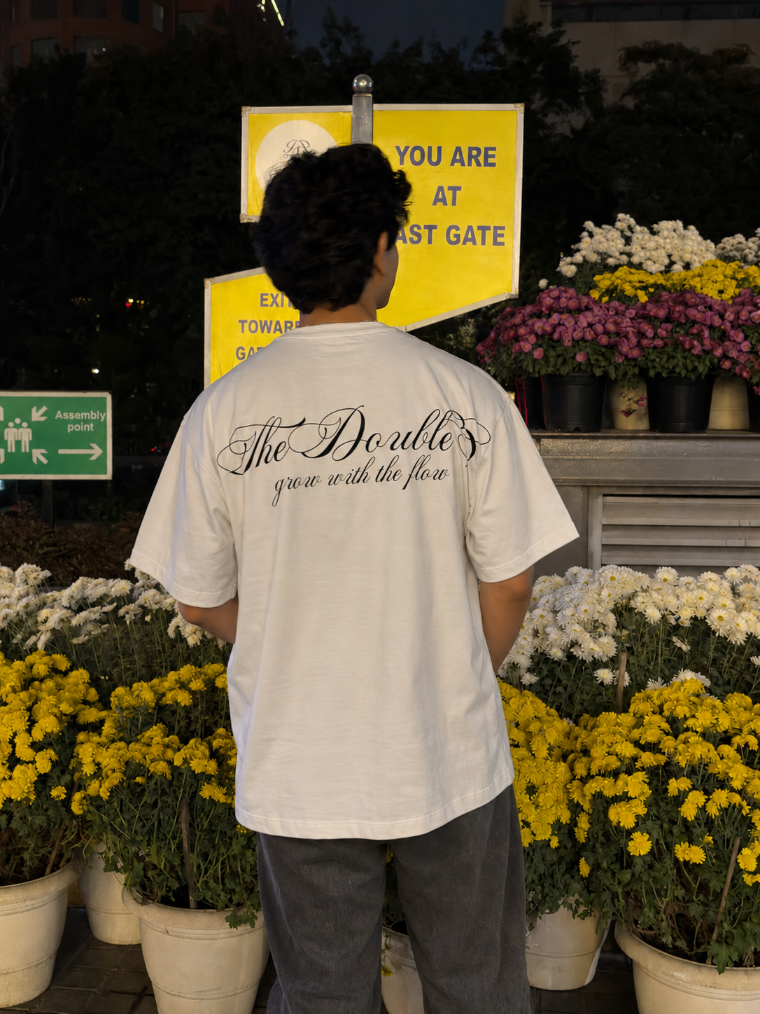 ITALICS LOGO BOXY WHITE TEE