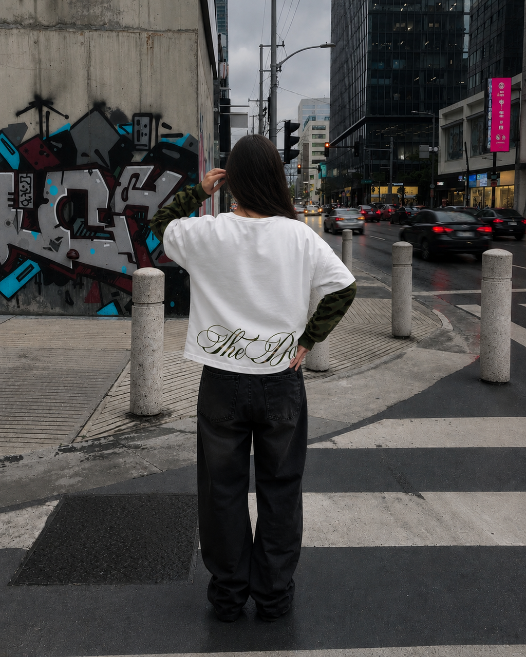 CAMO DOUBLE BOXY WHITE LONGSLEEVE
