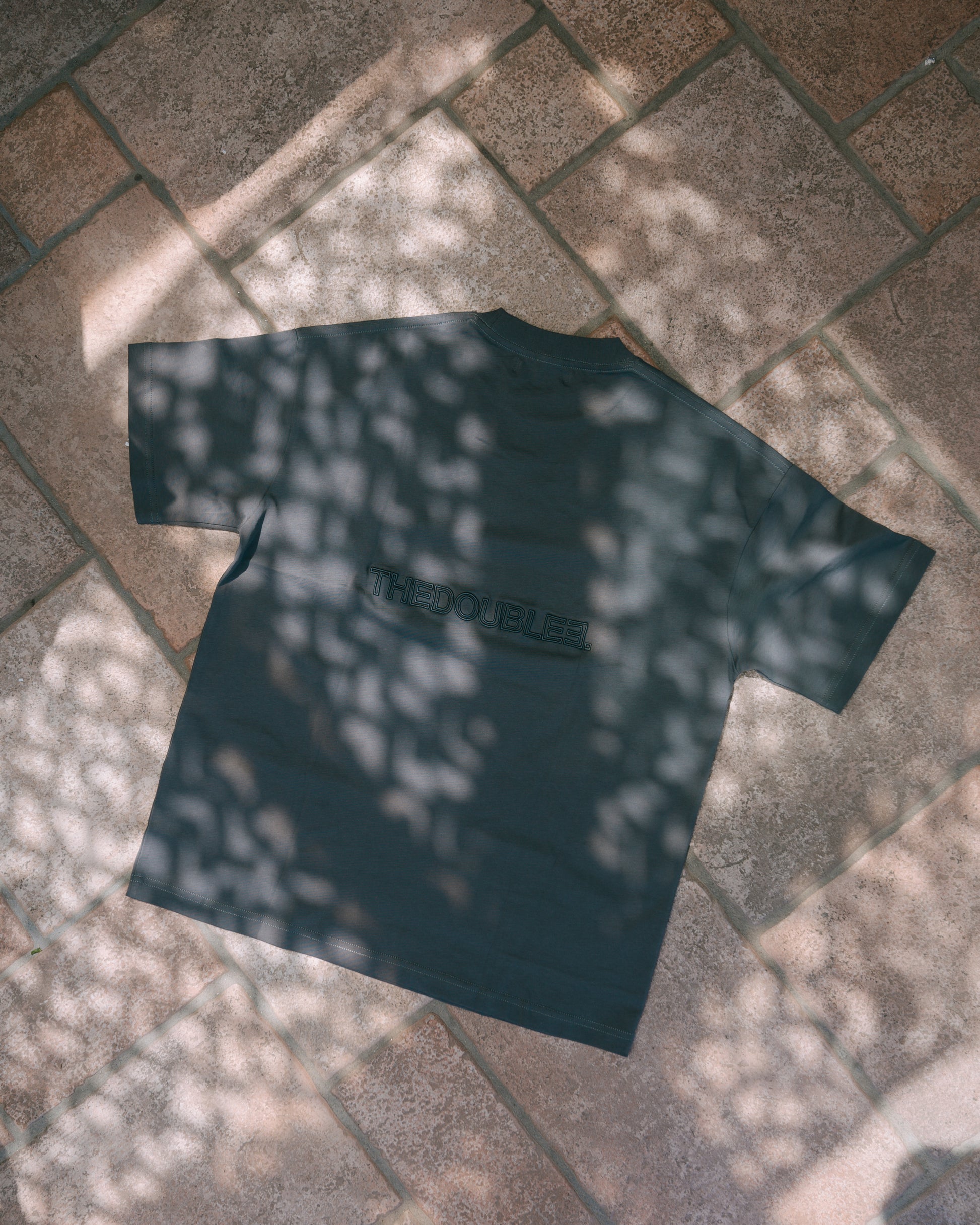 LOGO EMBROIDERY TEE
