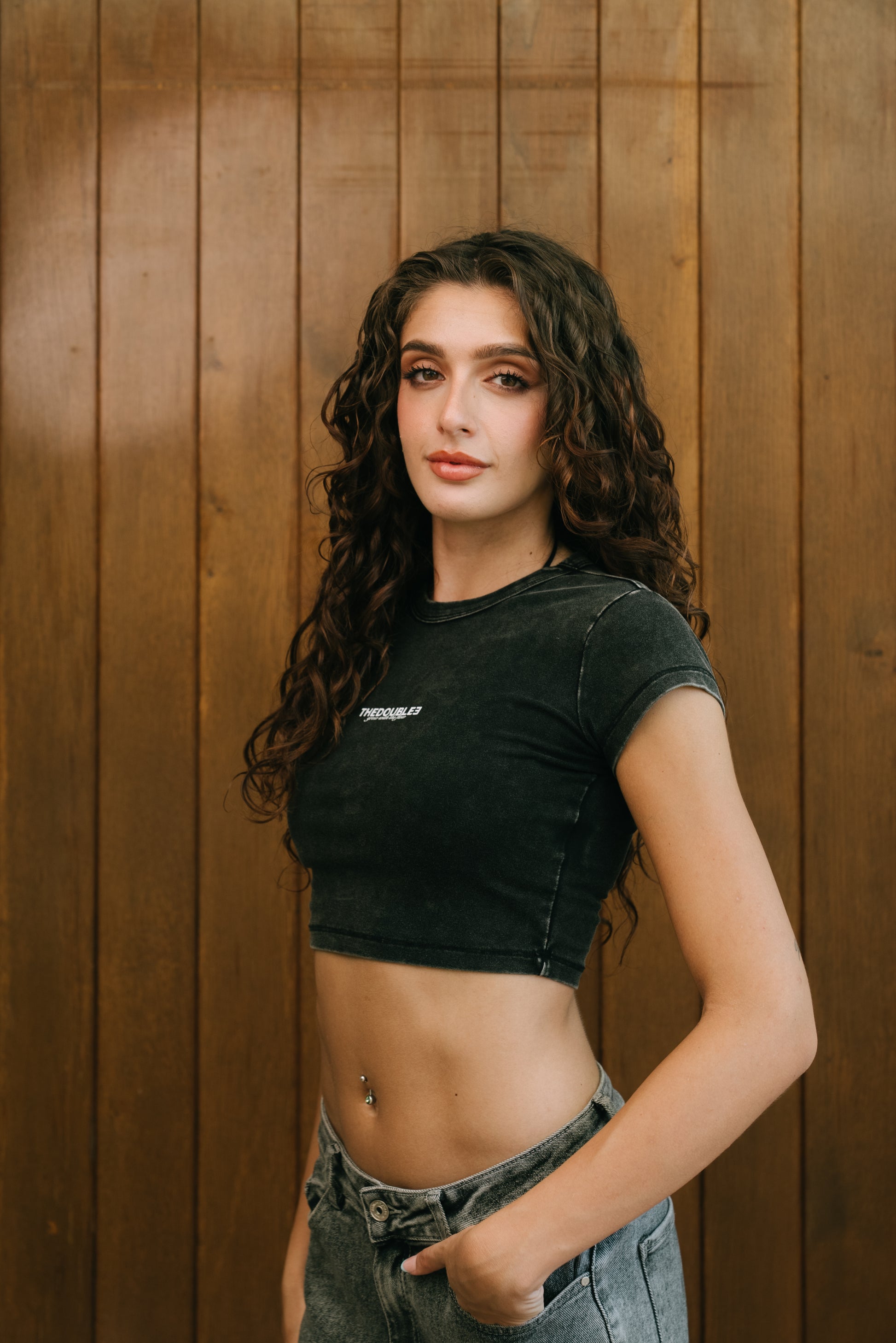 BLACK WASHED LOGO TOP