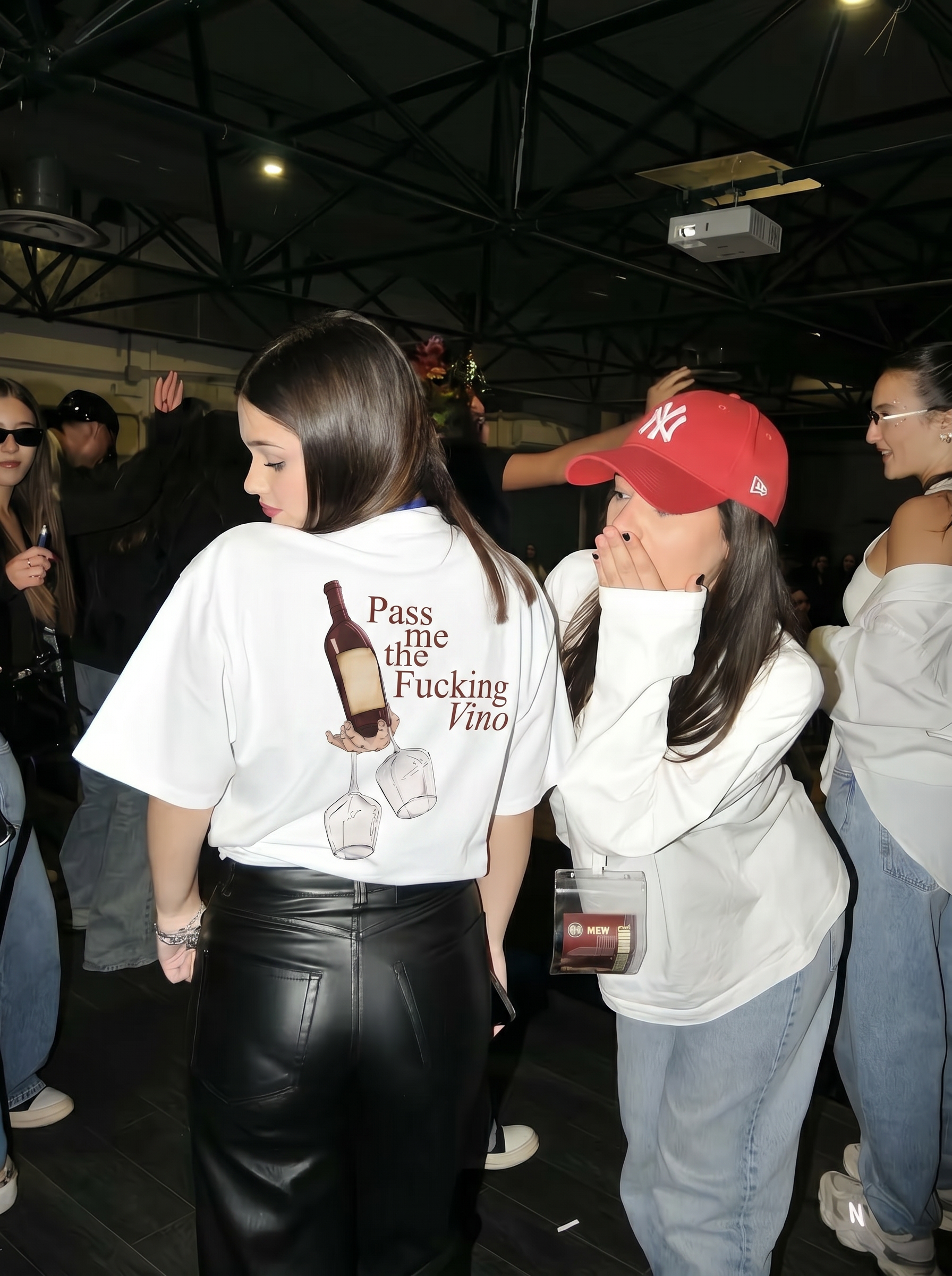 WINE BOXY WHITE TEE