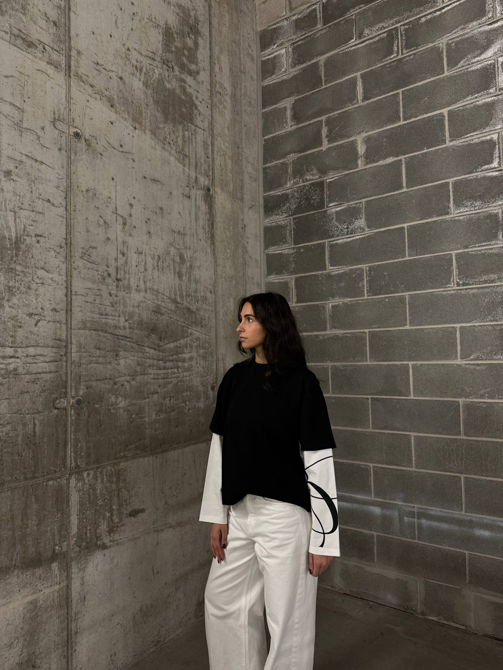 & BOXY BLACK DOUBLE LONGSLEEVE