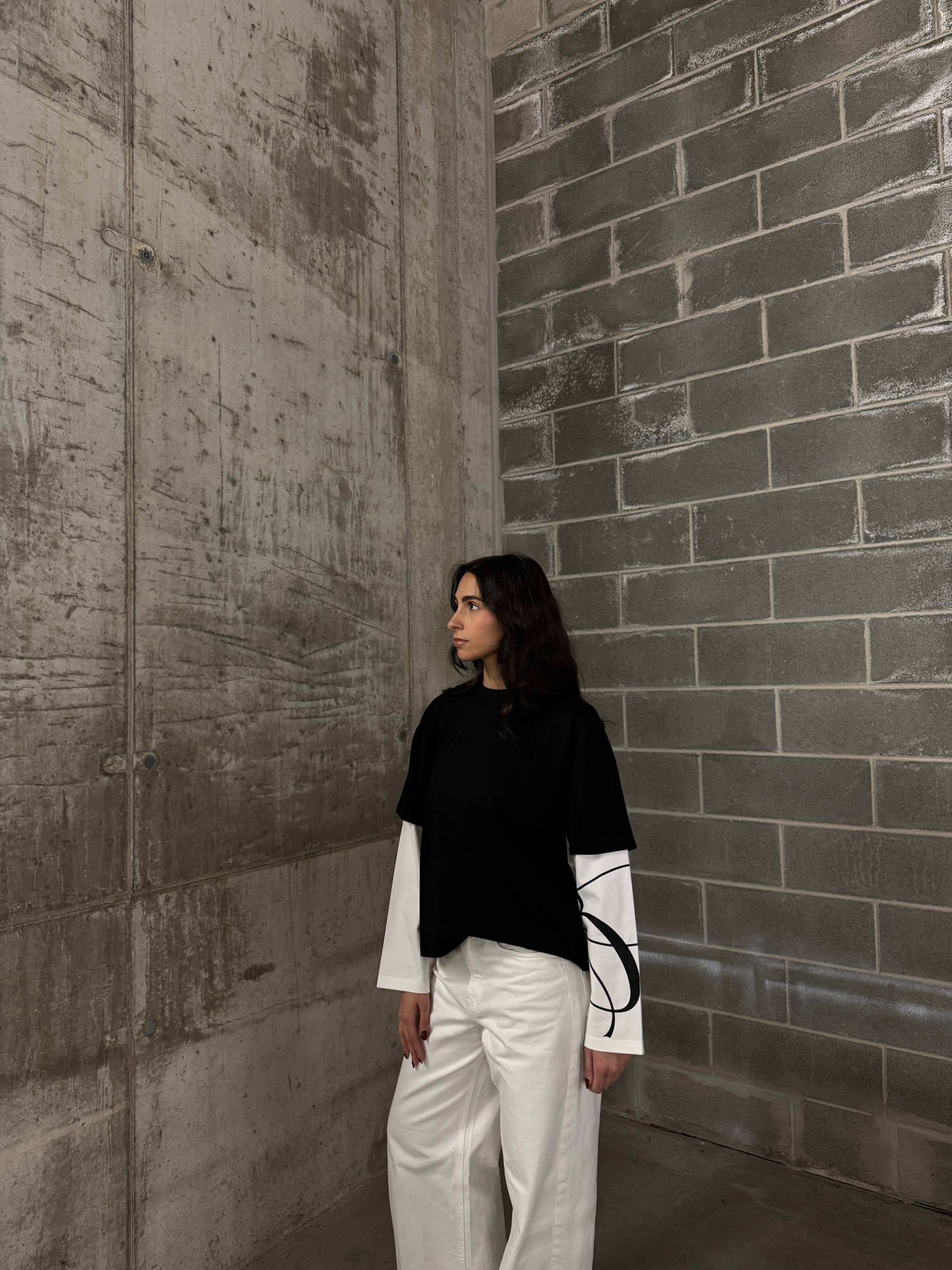 & BOXY BLACK DOUBLE LONGSLEEVE