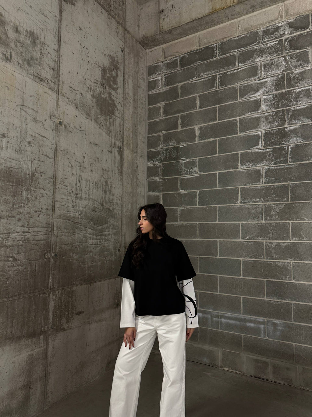 & BOXY BLACK DOUBLE LONGSLEEVE