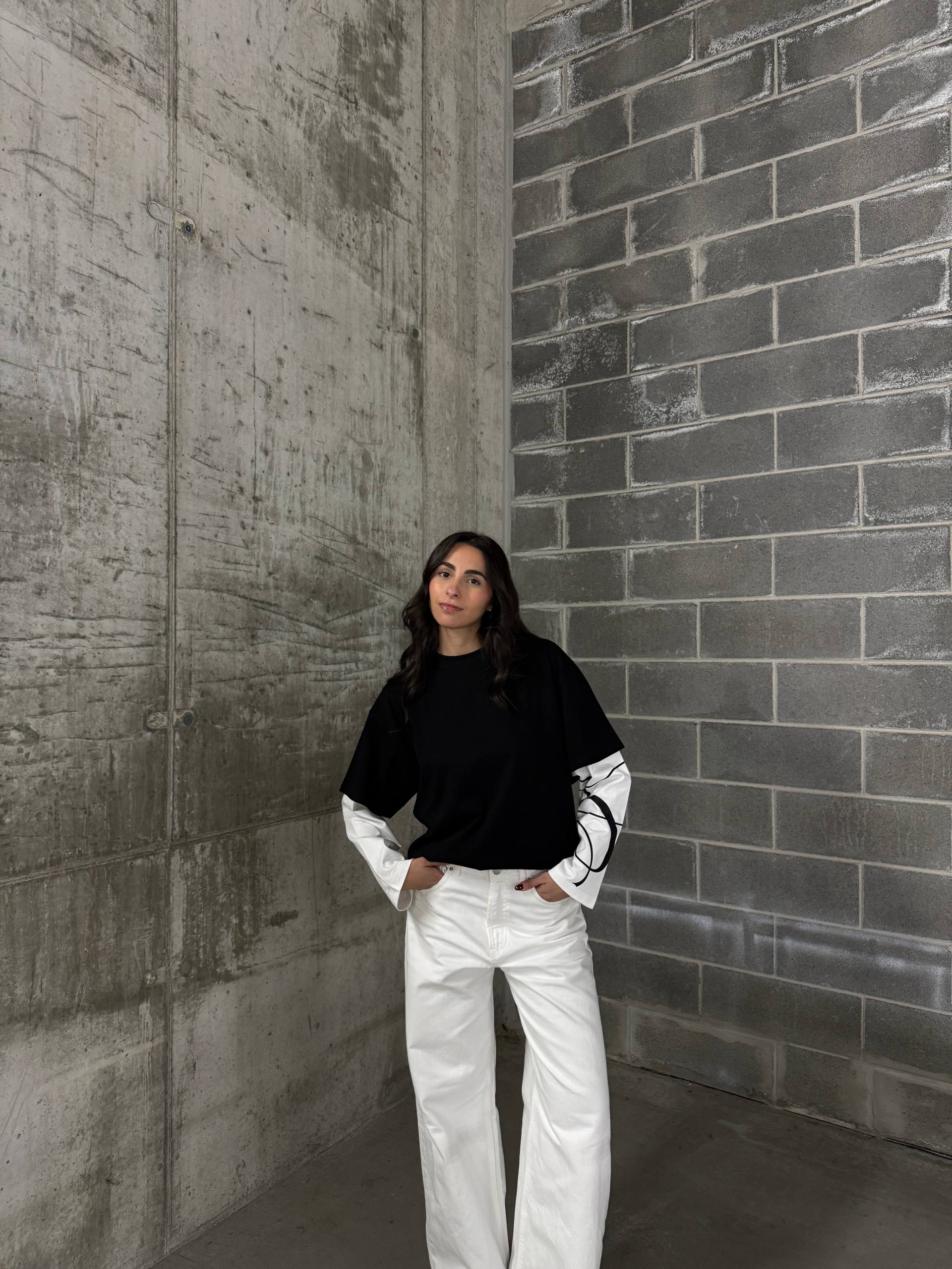 & BOXY BLACK DOUBLE LONGSLEEVE