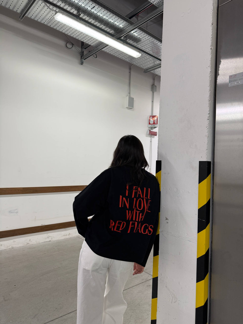 RED FLAGS BOXY BLACK LONGSLEEVE