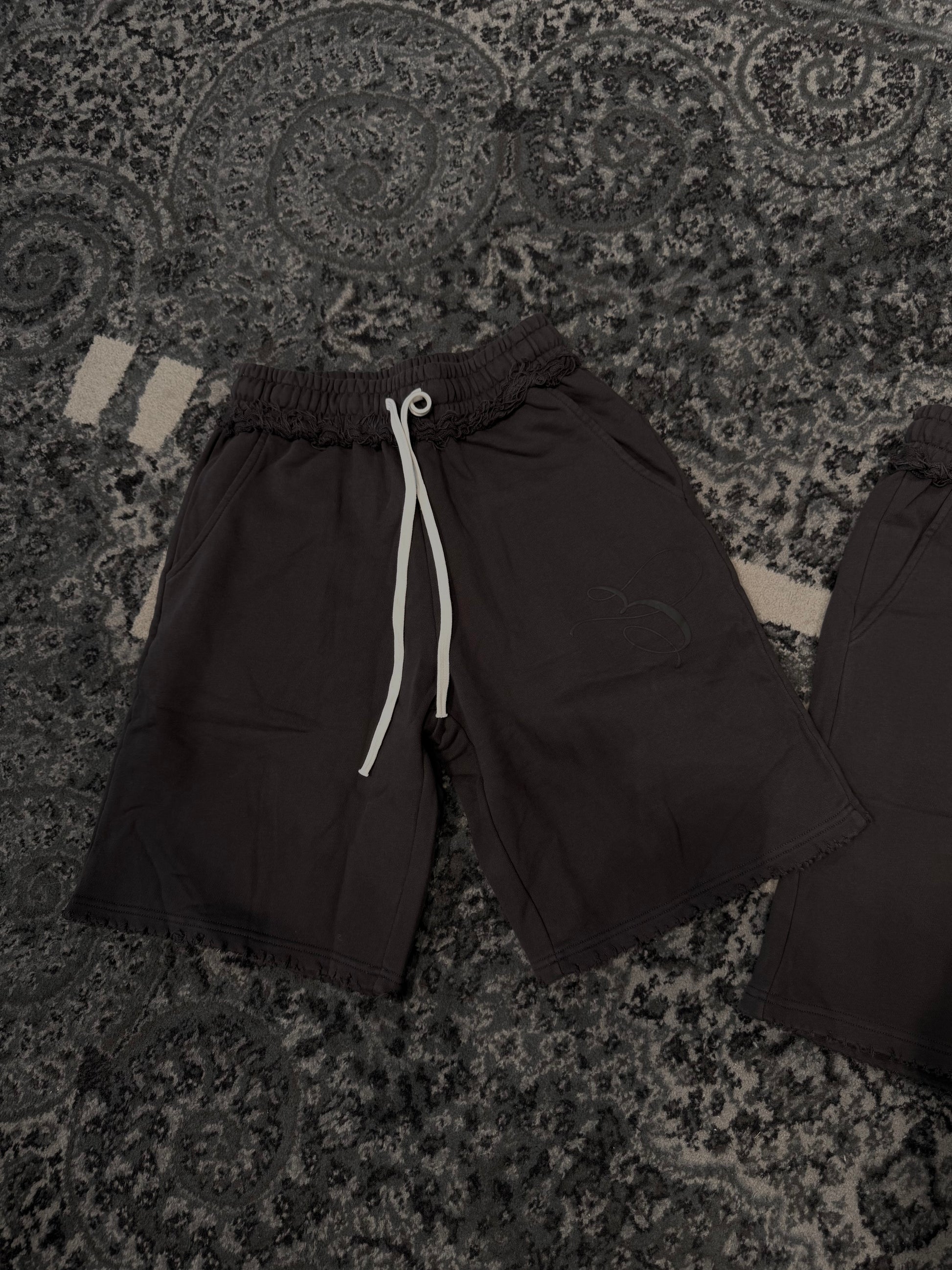 LOGO PUFF DARK GREY SHORTS