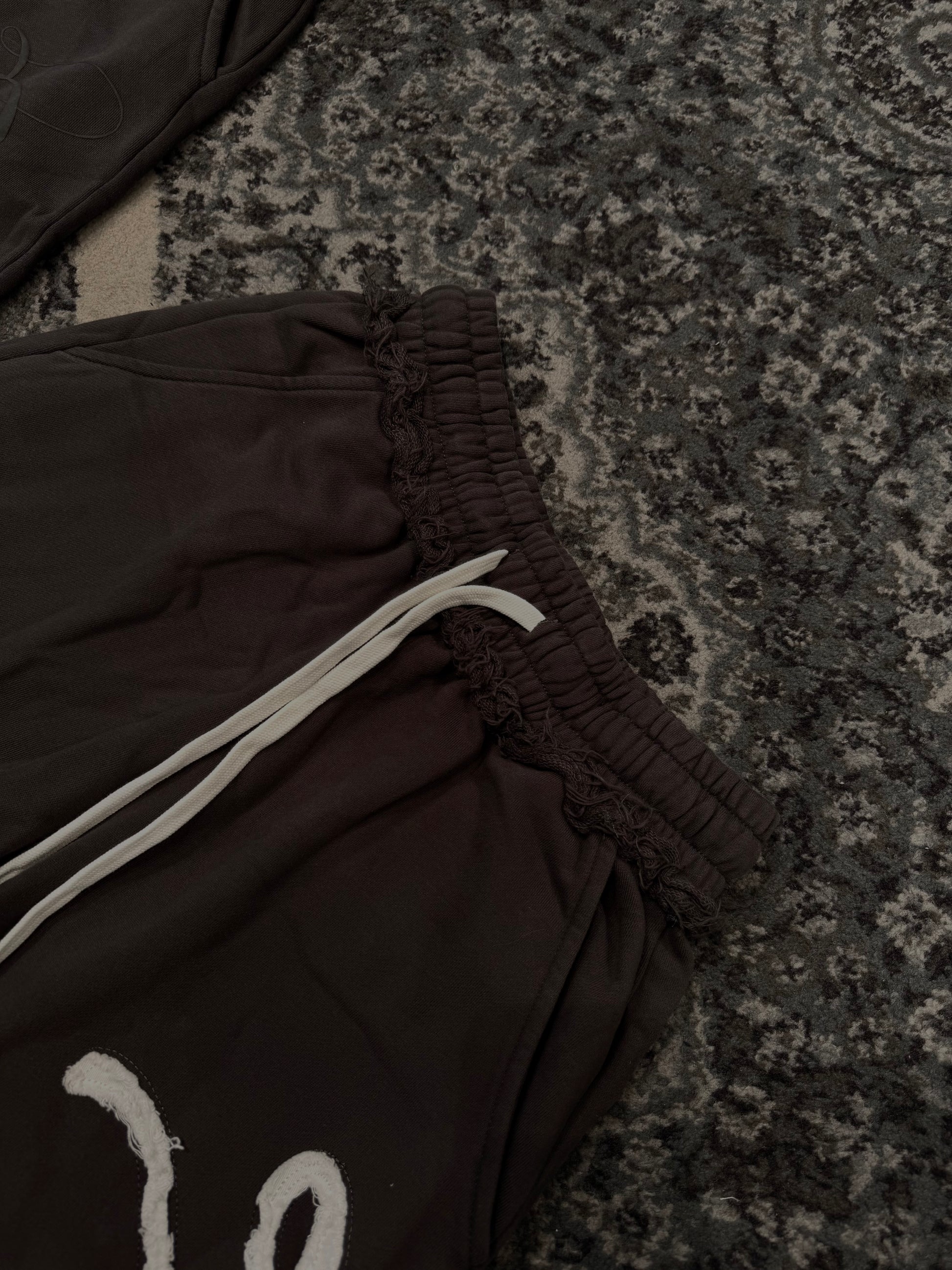 LOGO PATCH DARK GREY SHORTS