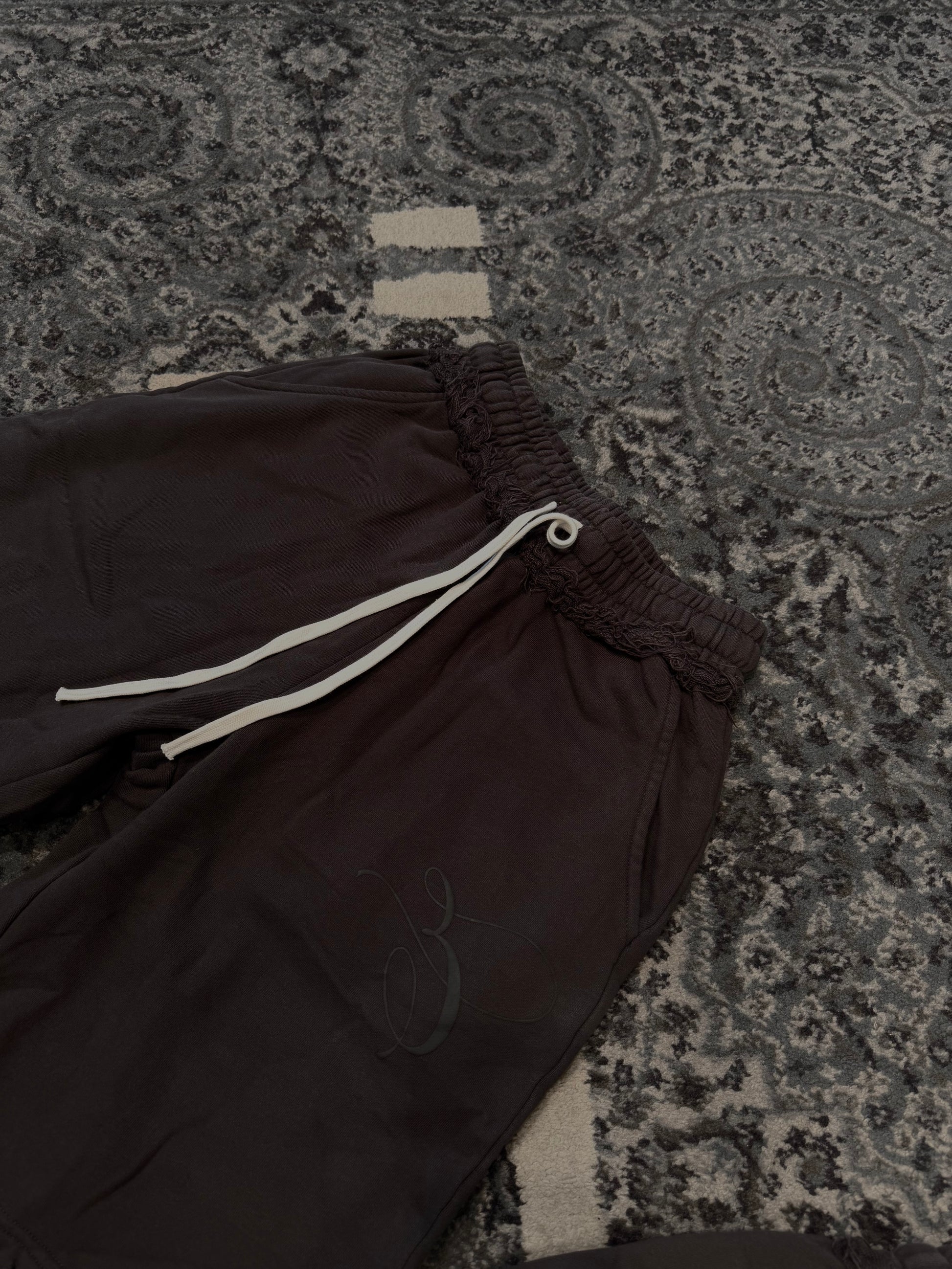 LOGO PUFF DARK GREY SHORTS