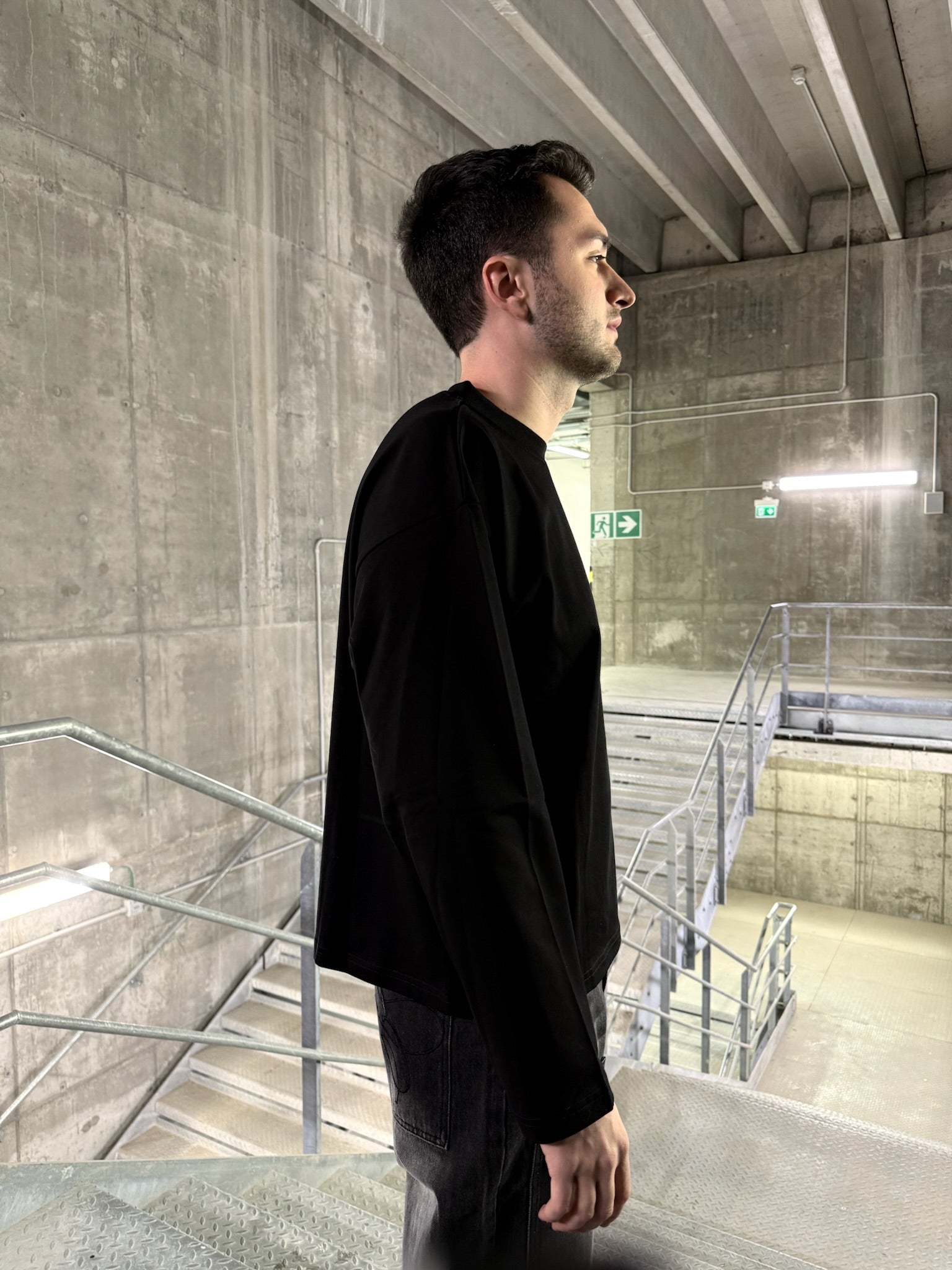 BLONDE LONGSLEEVE TEE BLACK