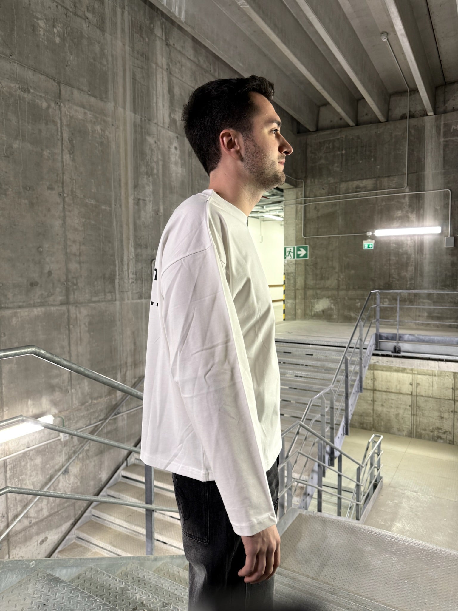 FLIRTING BOXY LONGSLEEVE TEE WHITE