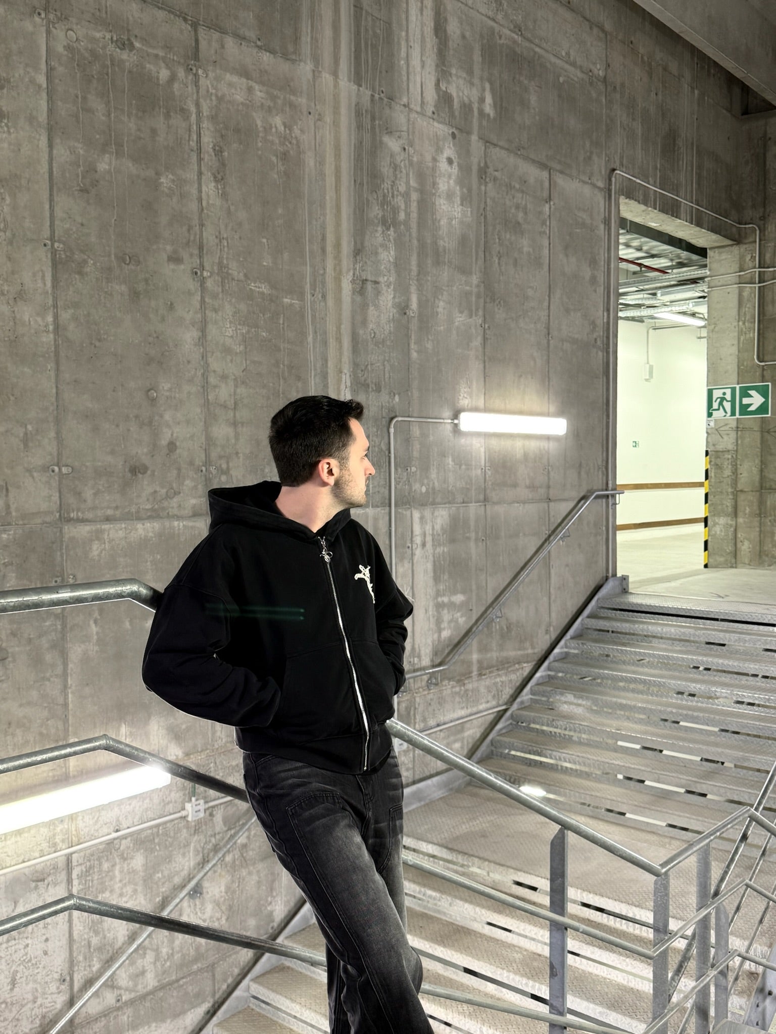 PATCH ZIP HOODIE BLACK