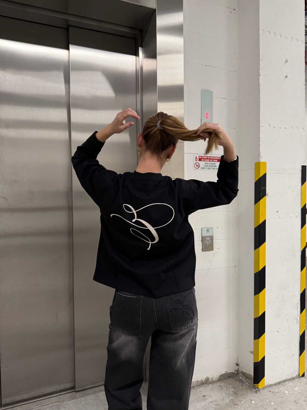 E LOGO LONGSLEEVE TEE BLACK