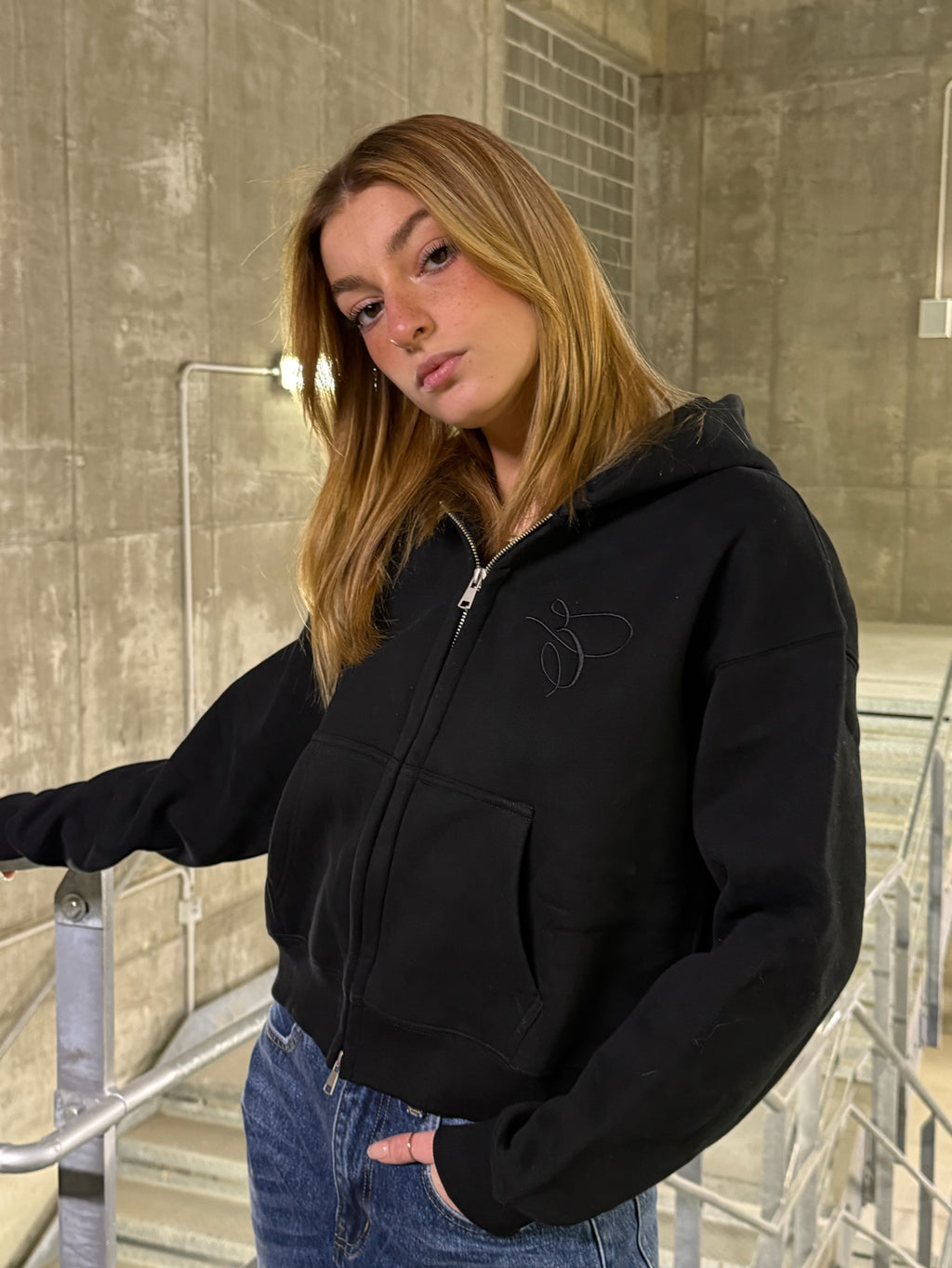 EMBROIDERED E ZIP WOMEN HOODIE BLACK