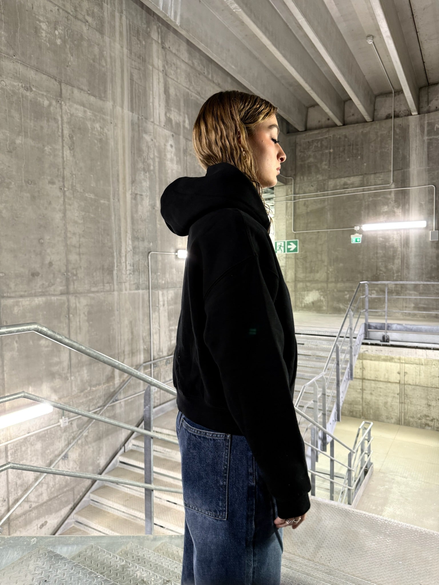 EMBROIDERED E ZIP WOMEN HOODIE BLACK