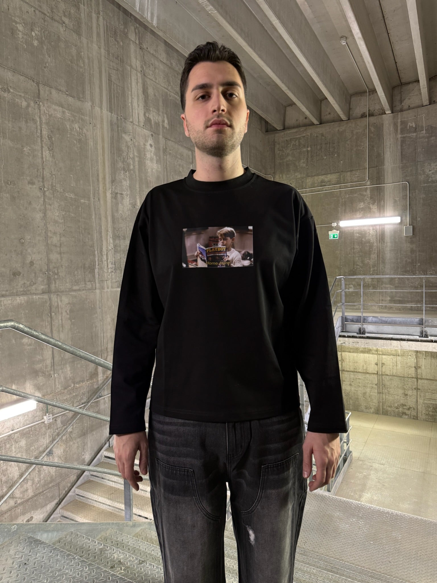 HOME ALONE BOXY LONGSLEEVE TEE BLACK