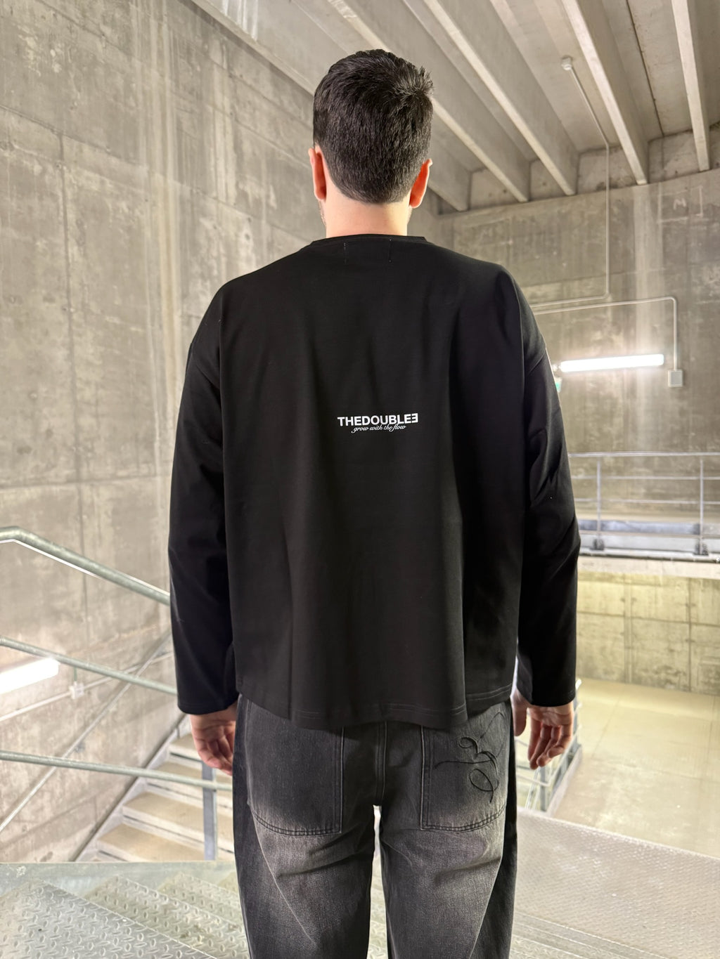 HOME ALONE BOXY LONGSLEEVE TEE BLACK