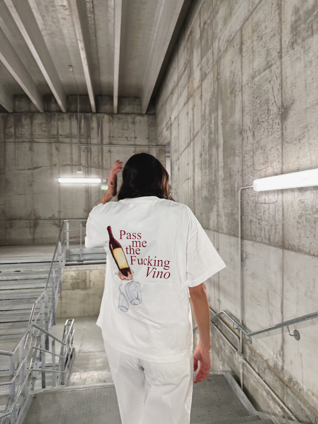 WINE BOXY WHITE TEE