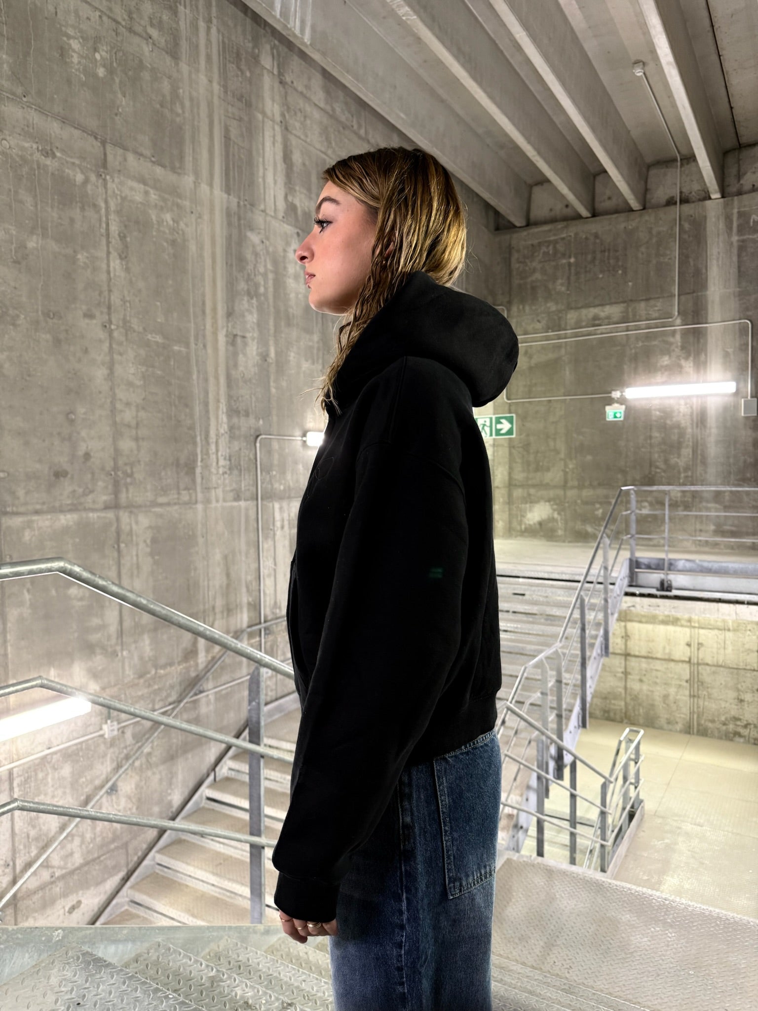 EMBROIDERED E ZIP WOMEN HOODIE BLACK