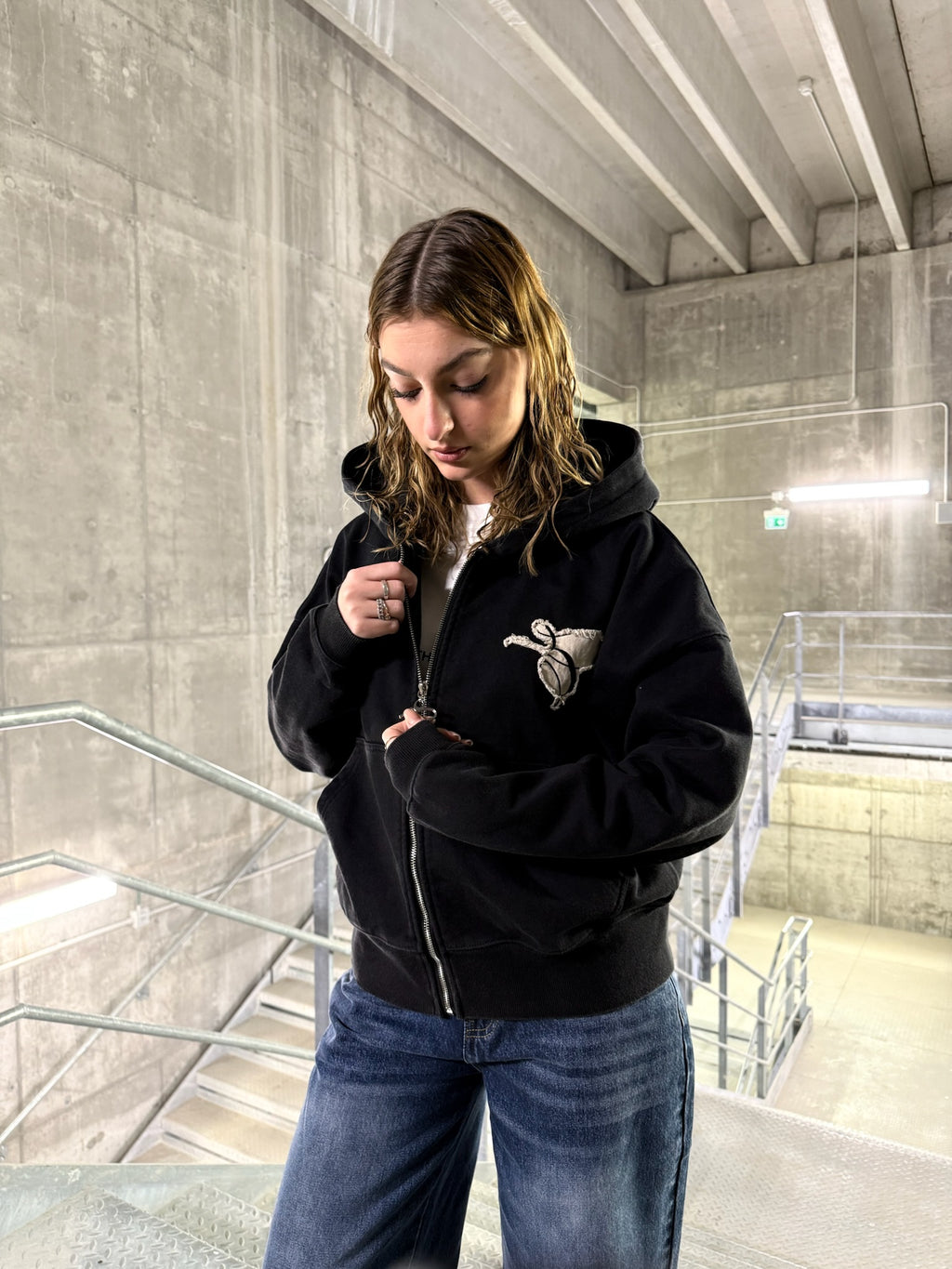 PATCH ZIP HOODIE BLACK