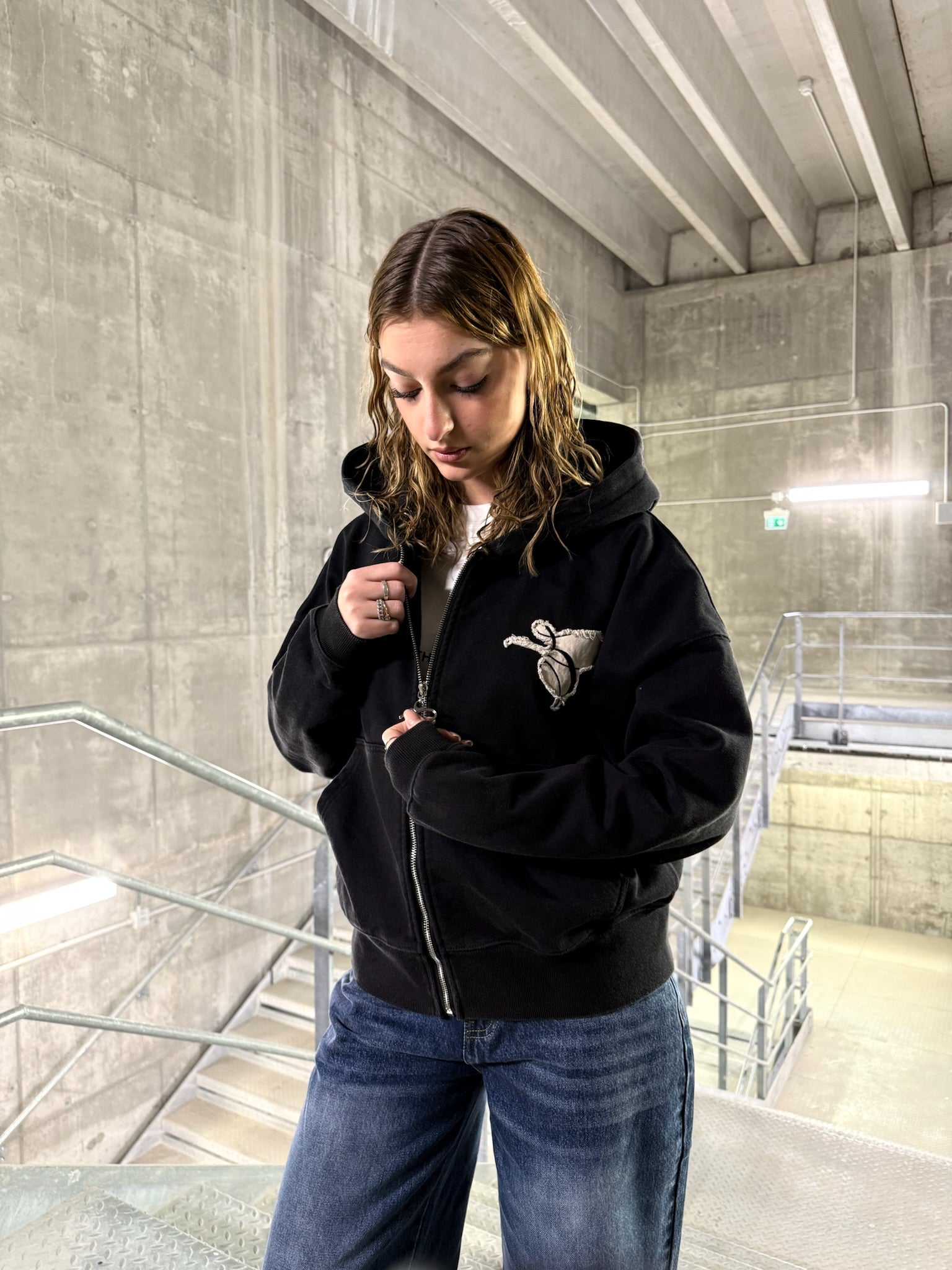 PATCH ZIP HOODIE BLACK