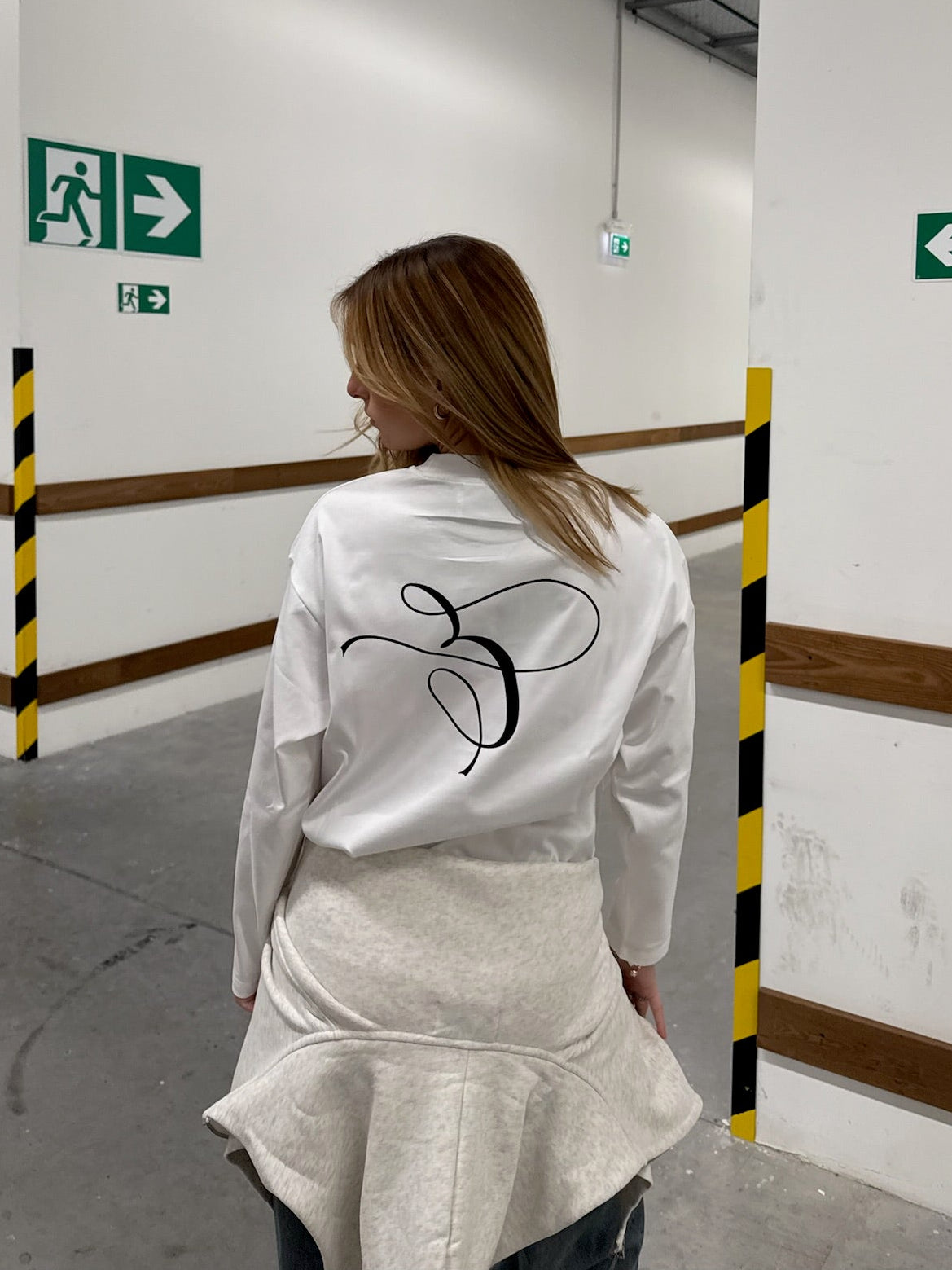 E LOGO LONGSLEEVE TEE WHITE