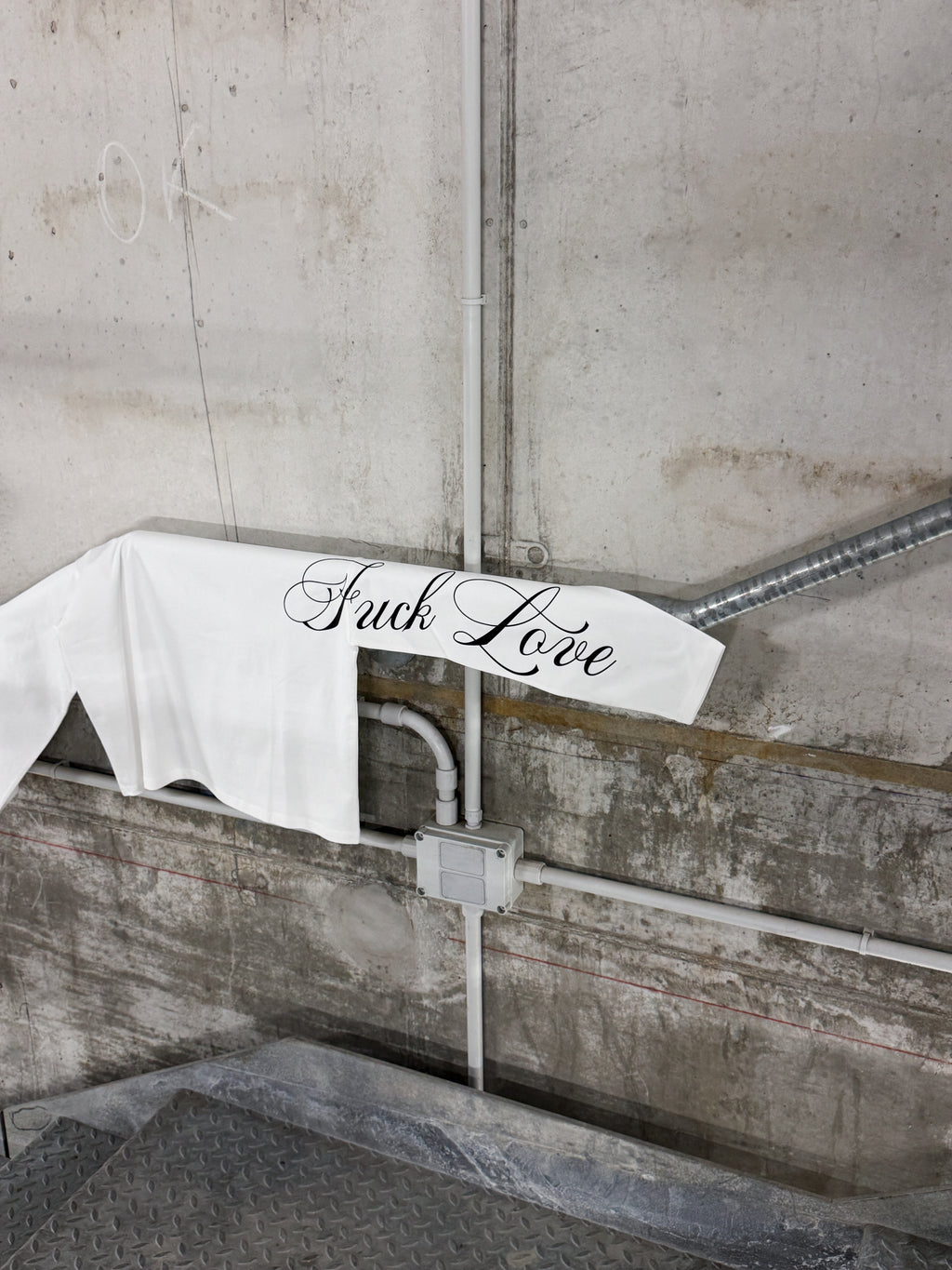 F**K LOVE BOXY WHITE LONGSLEEVE