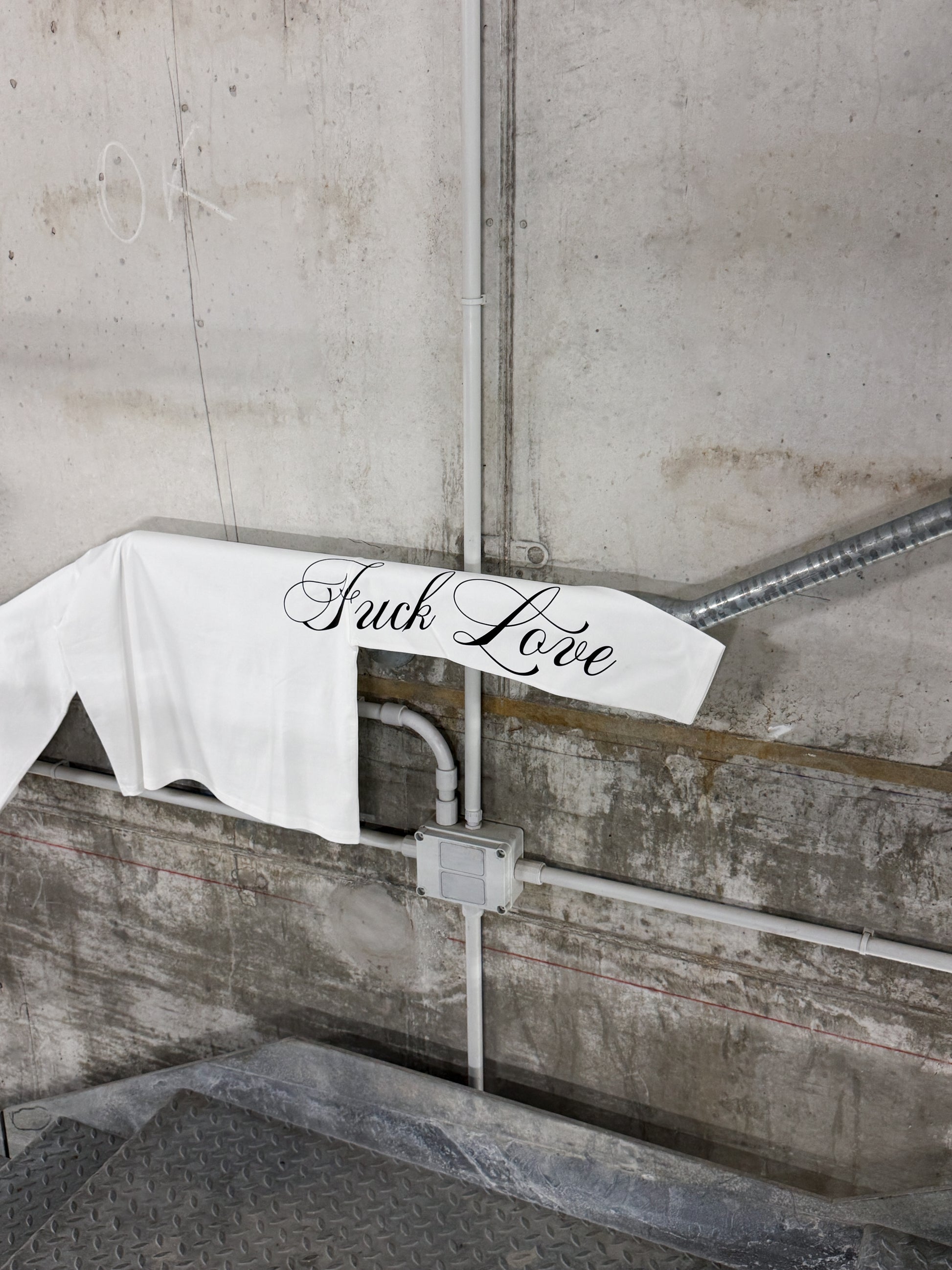 F**K LOVE BOXY WHITE LONGSLEEVE