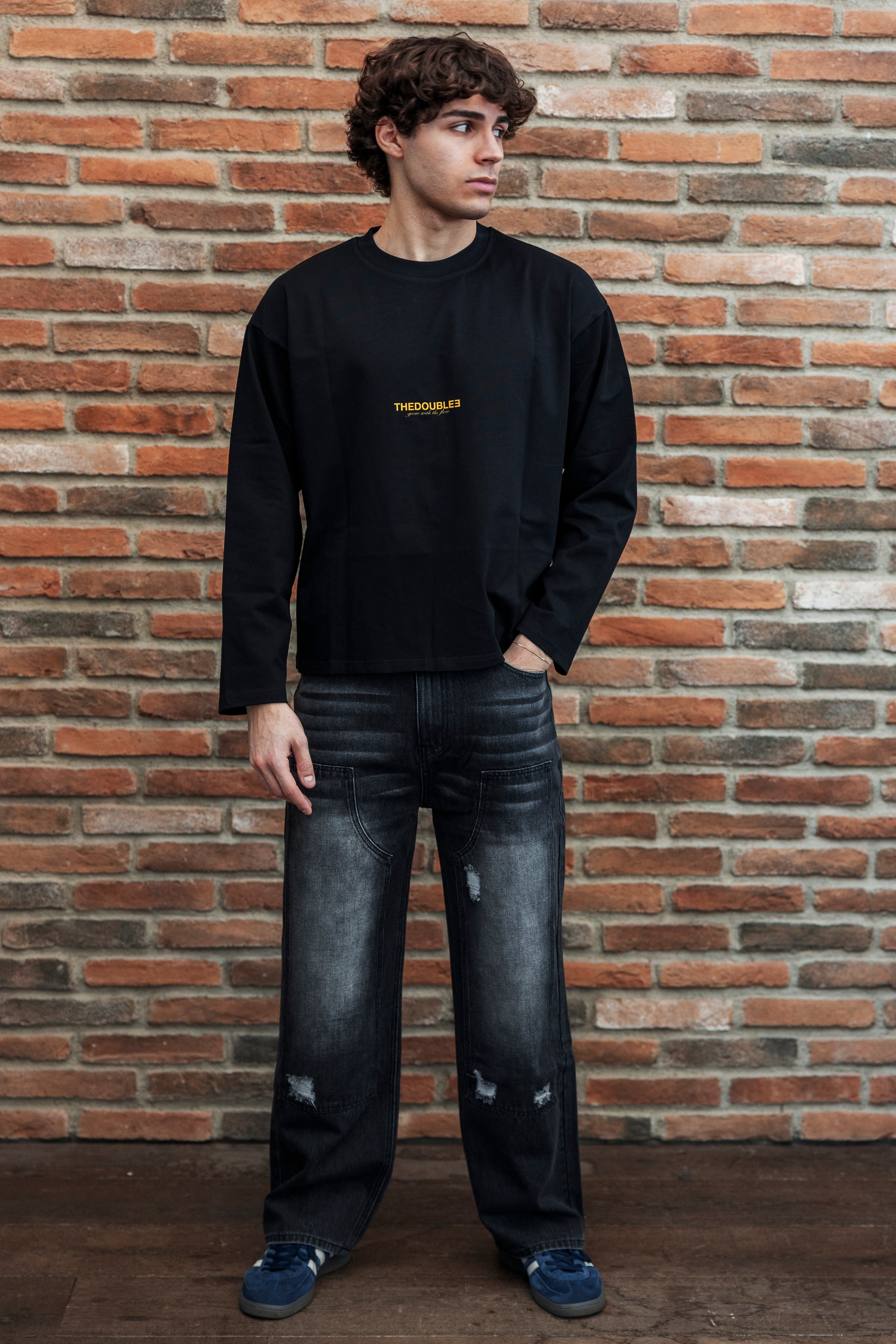 MY BRUNETTE BOXY BLACK LONGSLEEVE