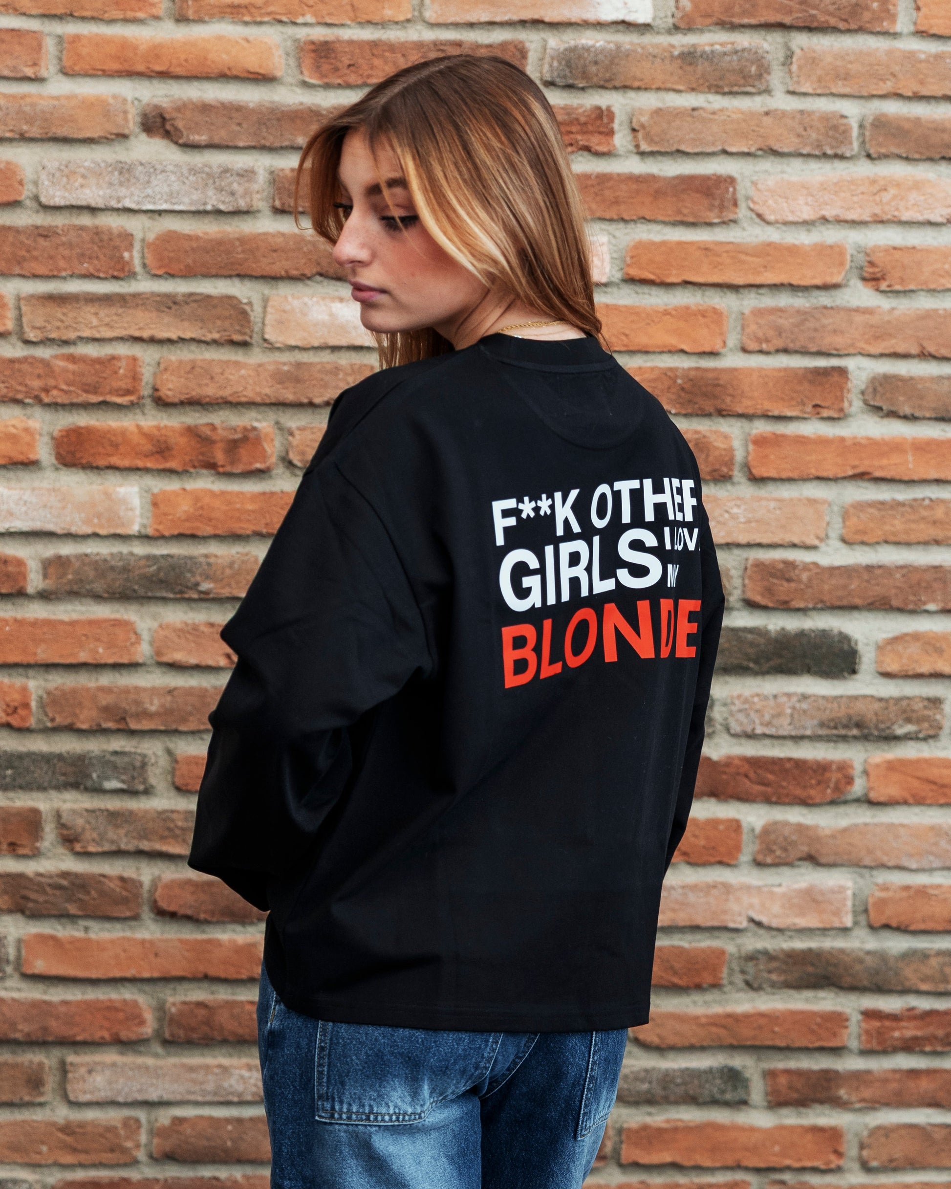 MY BLONDE BOXY BLACK LONGSLEEVE