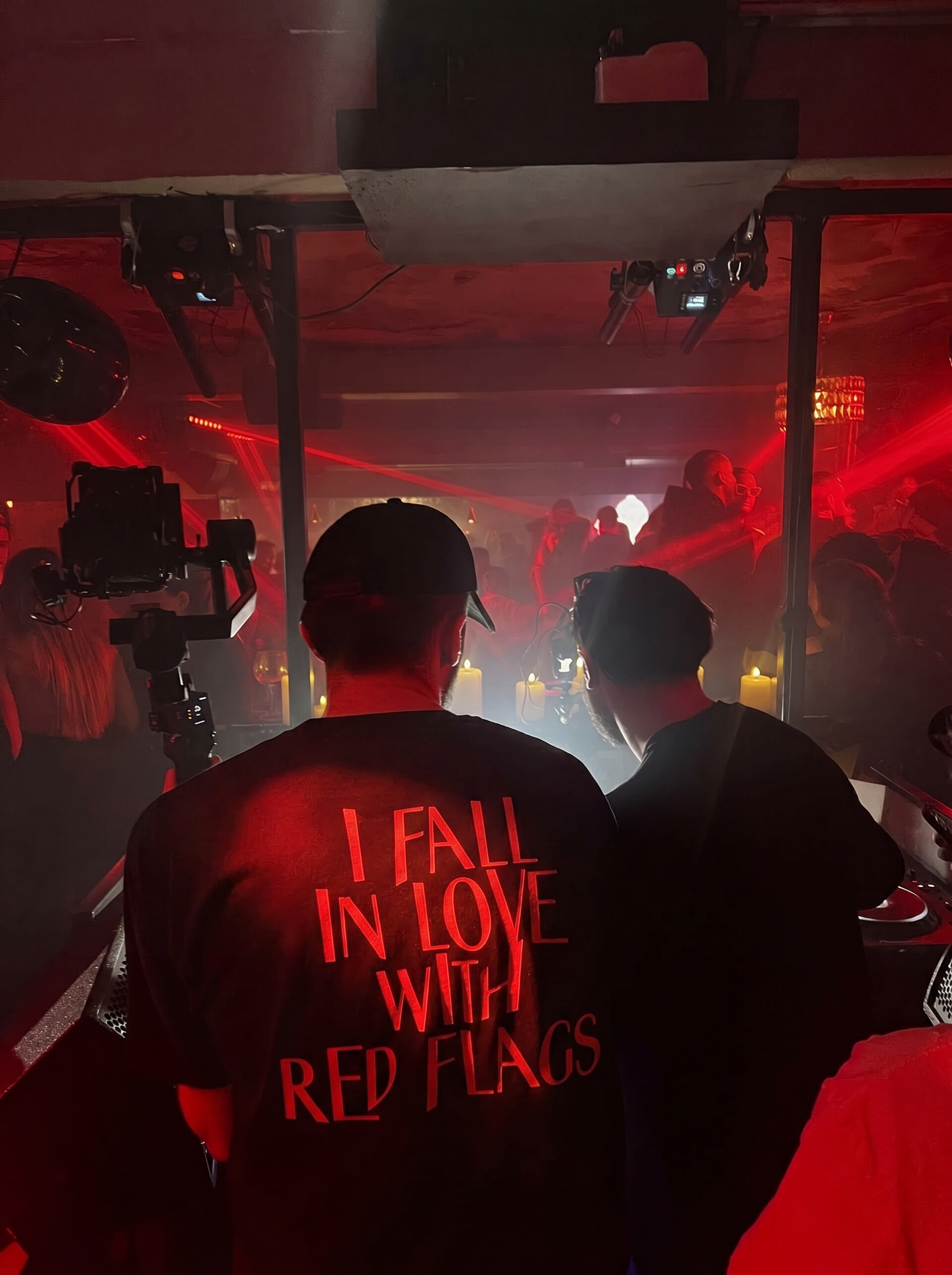 RED FLAGS BOXY BLACK LONGSLEEVE